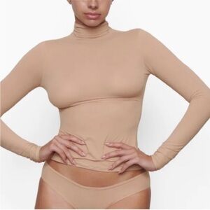 SKIMS Fits Everybody Mock Turtleneck medium